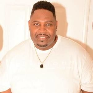 Meet your Posher, Yves